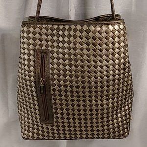 Samoe Bucket bag with adjustable straps